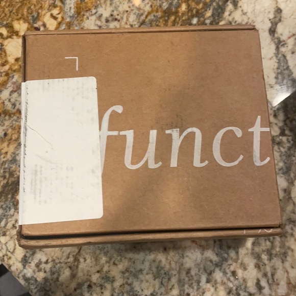 NWT Function of Beauty Shampoo and Conditioner - Picture 2 of 4